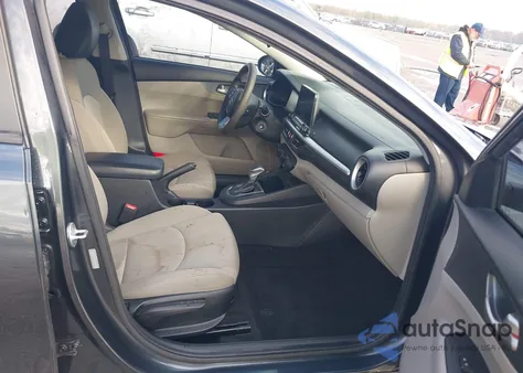 2021 Kia Forte Lxs из США, поврежденный, VIN 3KPF24AD5ME373383